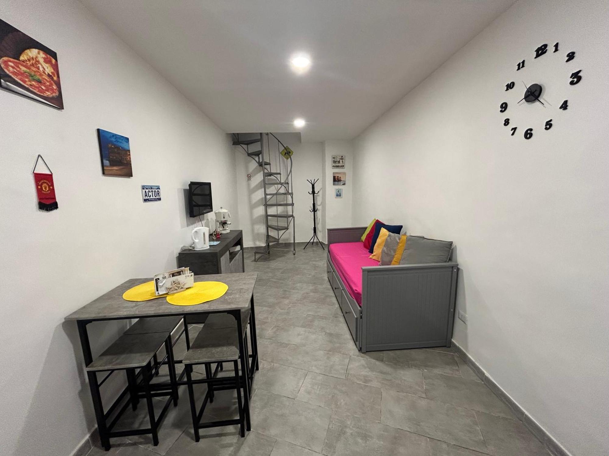 Casagiulia Apartment Napoli Bagian luar foto