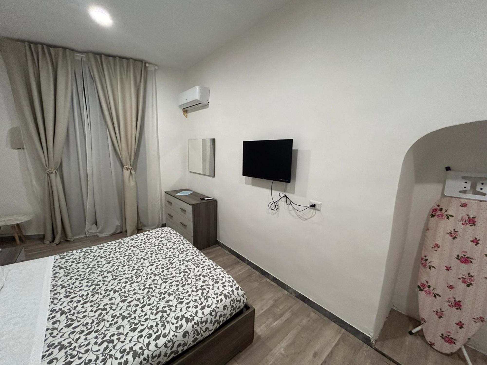 Casagiulia Apartment Napoli Bagian luar foto